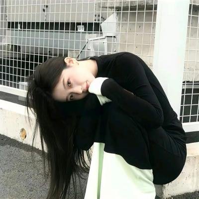 完全夏绿蒂封面
